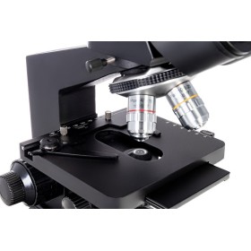 Microscopio trinocular biológico levenhuk 870t