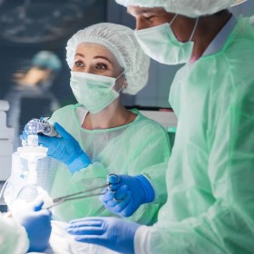 Camice visitatore verde in tnt isogown - 10 pz.